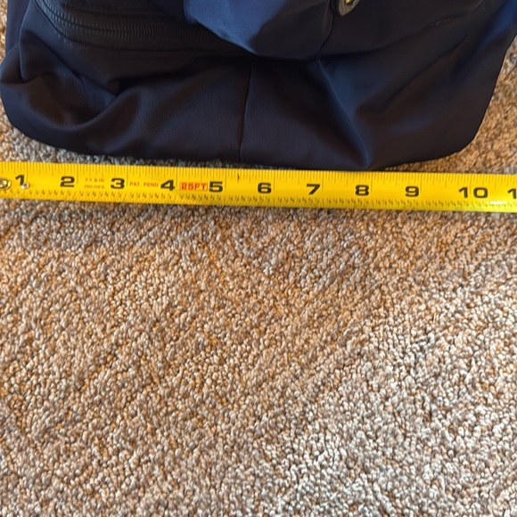 VERA BRADLEY Midtown Travel Bag in classic navy NWT - Picture 10 of 16